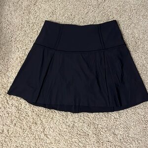 Lululemon black skirt